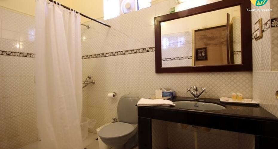 Lake view heritage stay, Mount Abu 2